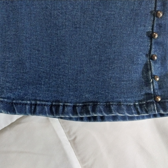 Suzanne Betro NWOT Embellished Flare Boutique Jeans - Picture 5 of 9
